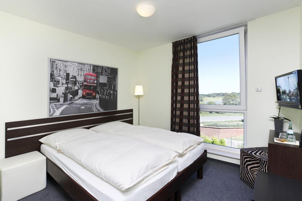 Mysky Hotel Pulheim Room photo